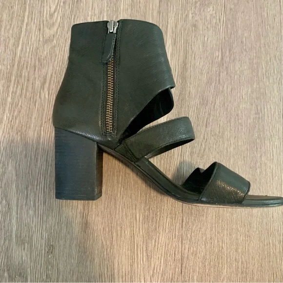Eileen Fisher Black Leather Heeled Sandals - Picture 11 of 11